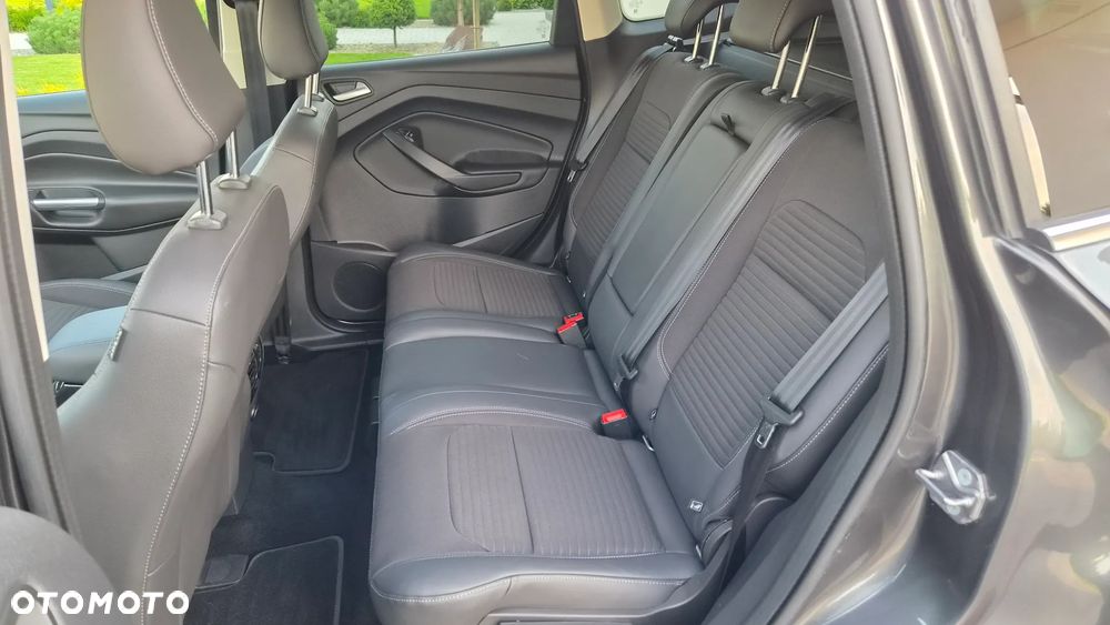 Ford Kuga 1.5 EcoBoost 2x4 Titanium - 22