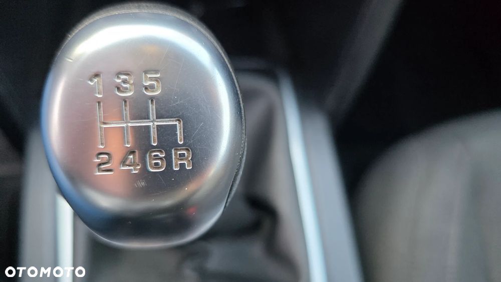 Land Rover Discovery Sport 2.0 TD4 HSE Luxury - 28