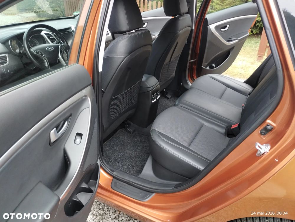 Hyundai i30 blue Kombi 1.6 GDi Trend - 30