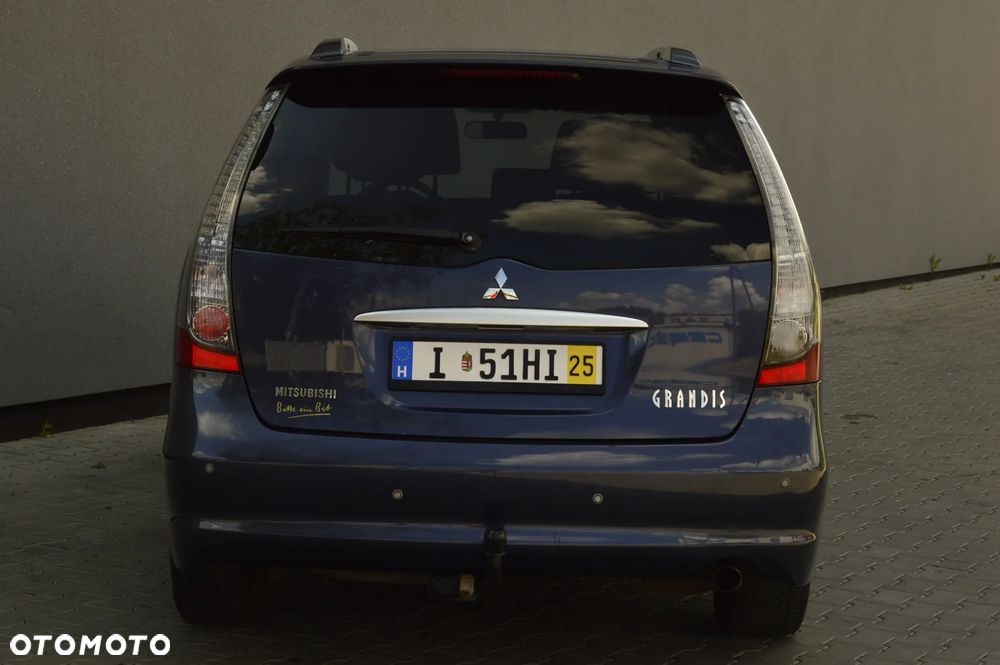 Mitsubishi Grandis 2.4 Invite - 8