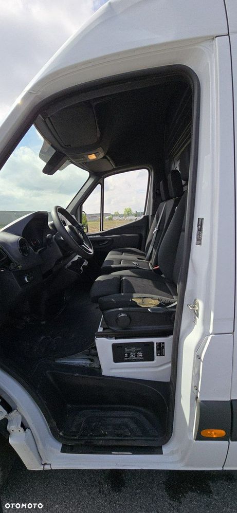 Mercedes-Benz Sprinter - 30