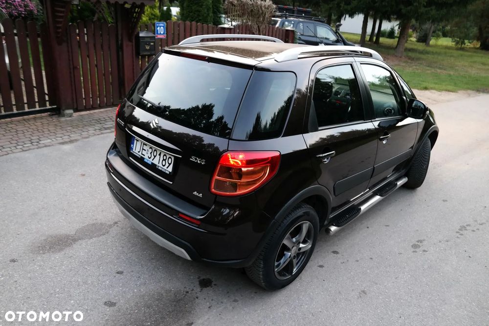 Suzuki SX4 1.6 Comfort Plus 4WD - 9