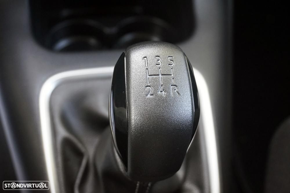 Citroën C3 1.2 PureTech Shine - 24