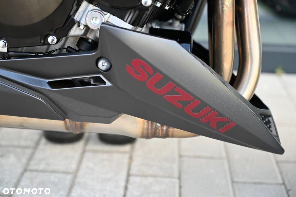 Suzuki GSX - 14