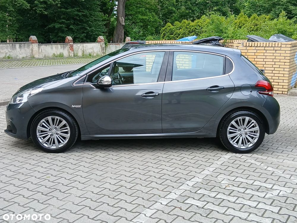Peugeot 208 - 6