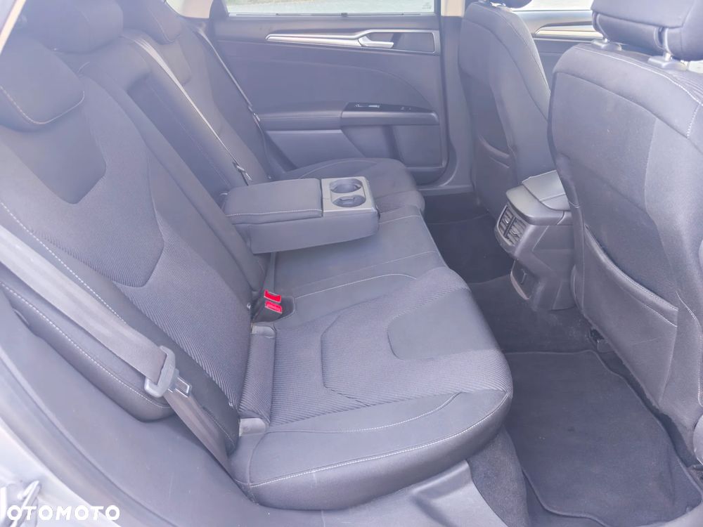 Ford Mondeo 2.0 TDCi Titanium PowerShift - 24