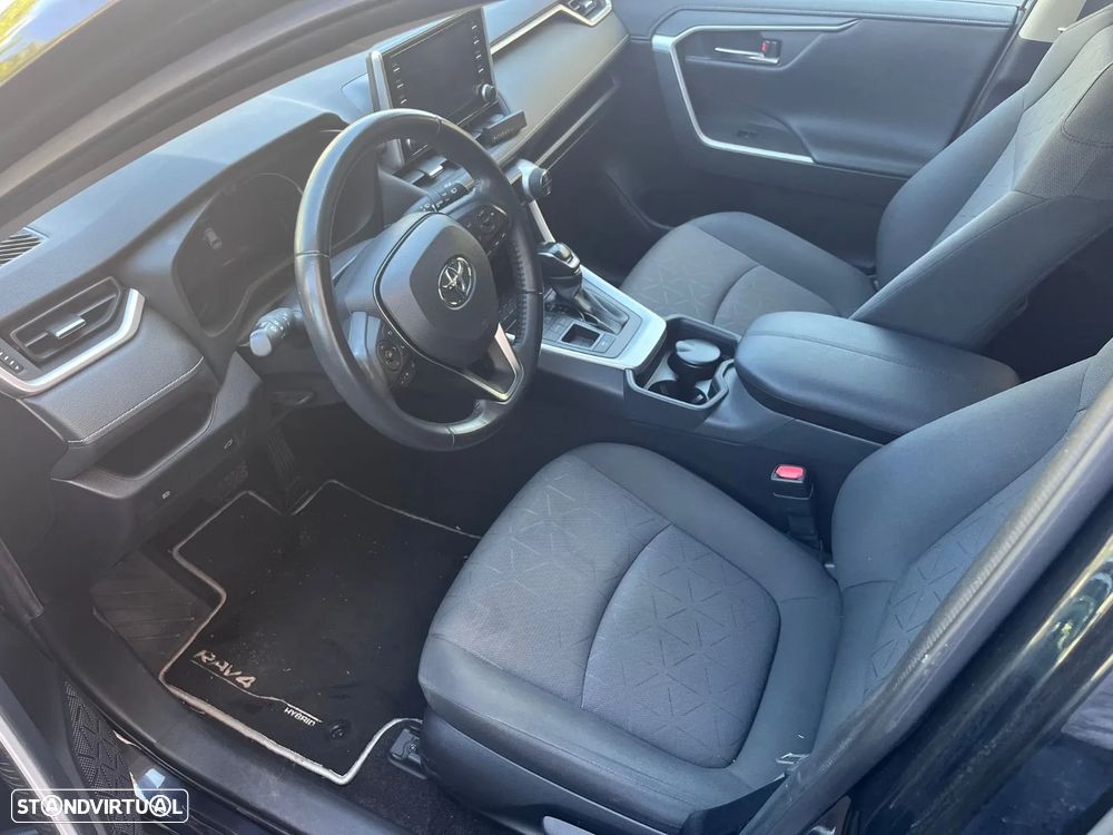 Toyota RAV4 - 8