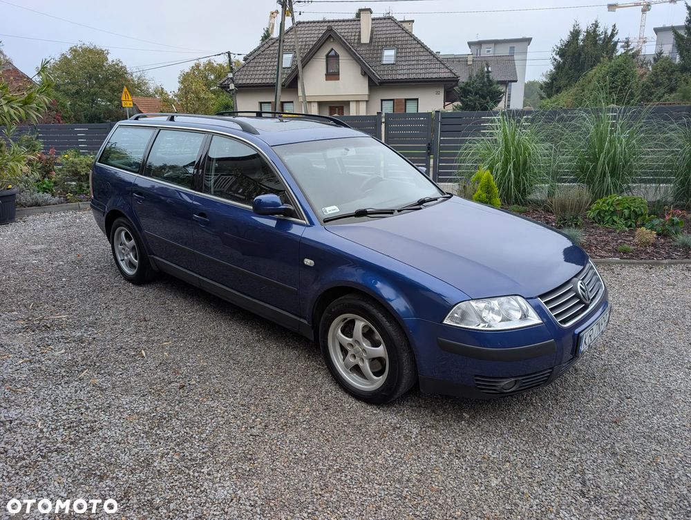 Volkswagen Passat - 1