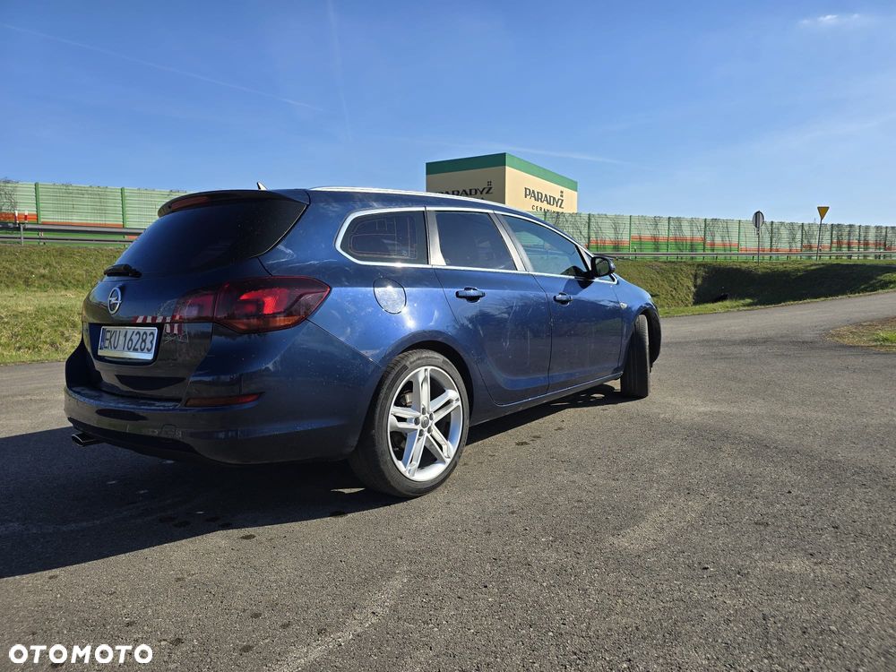 Opel Astra 1.4 T Cosmo - 4