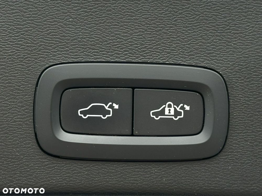 Volvo XC 40 T4 Recharge DKG Inscription Expression - 14