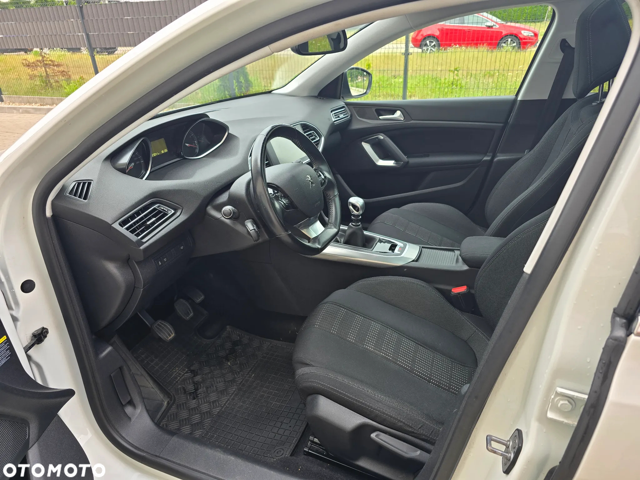 Peugeot 308 1.2 PureTech Allure S&S - 9