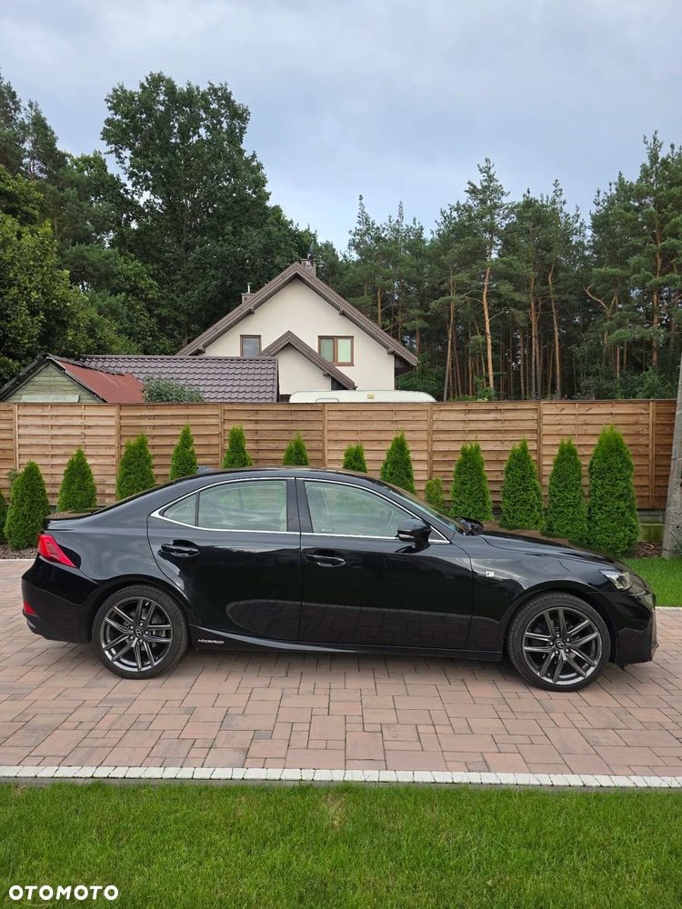 Lexus IS 300h F Sport EU6 - 3