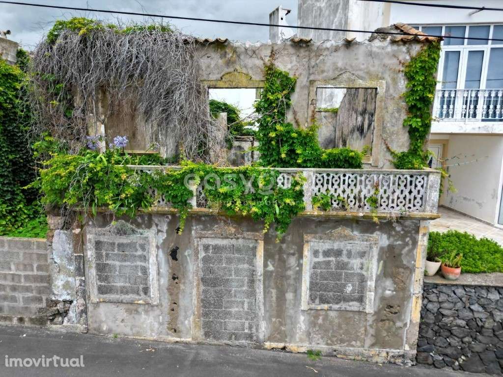 Duas moradias e um terreno para recuperar em Serretinha / Angra - Grande imagem: 5/15