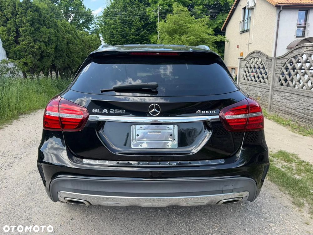 Mercedes-Benz GLA 250 4Matic 8G-DCT AMG Line - 9