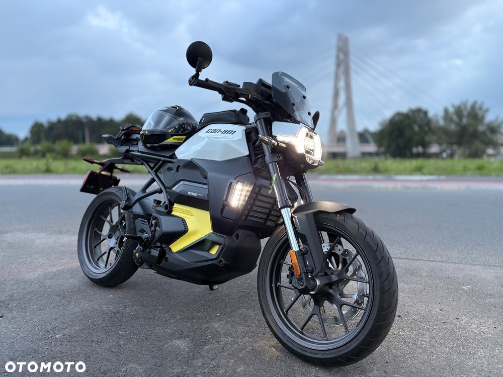 Can-Am Inny - 3