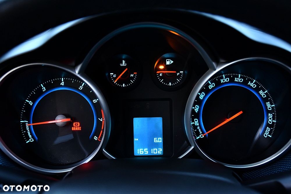 Chevrolet Cruze 1.8 LS+ - 6