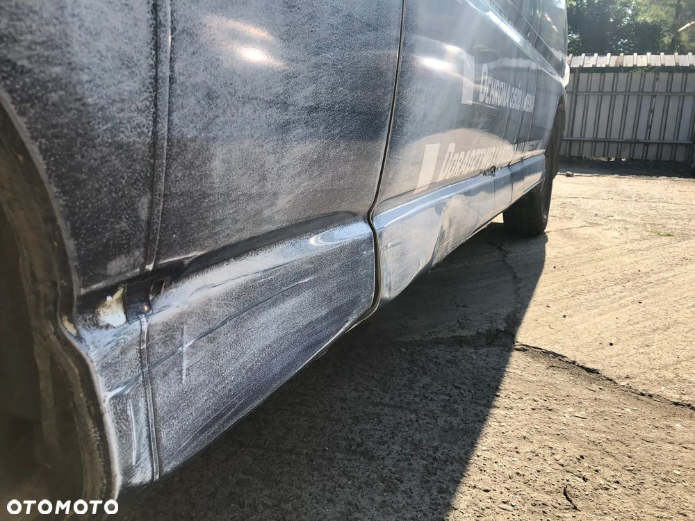 Toyota HIACE - 19