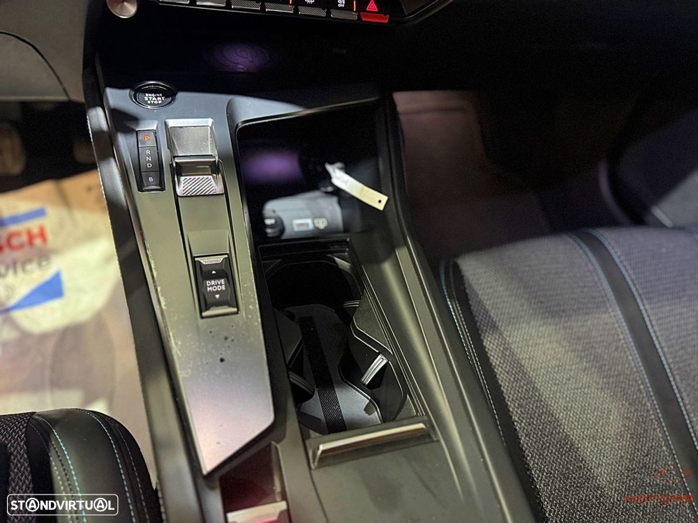 Peugeot 308 1.6 Hybrid Allure Pack e-EAT8 - 28