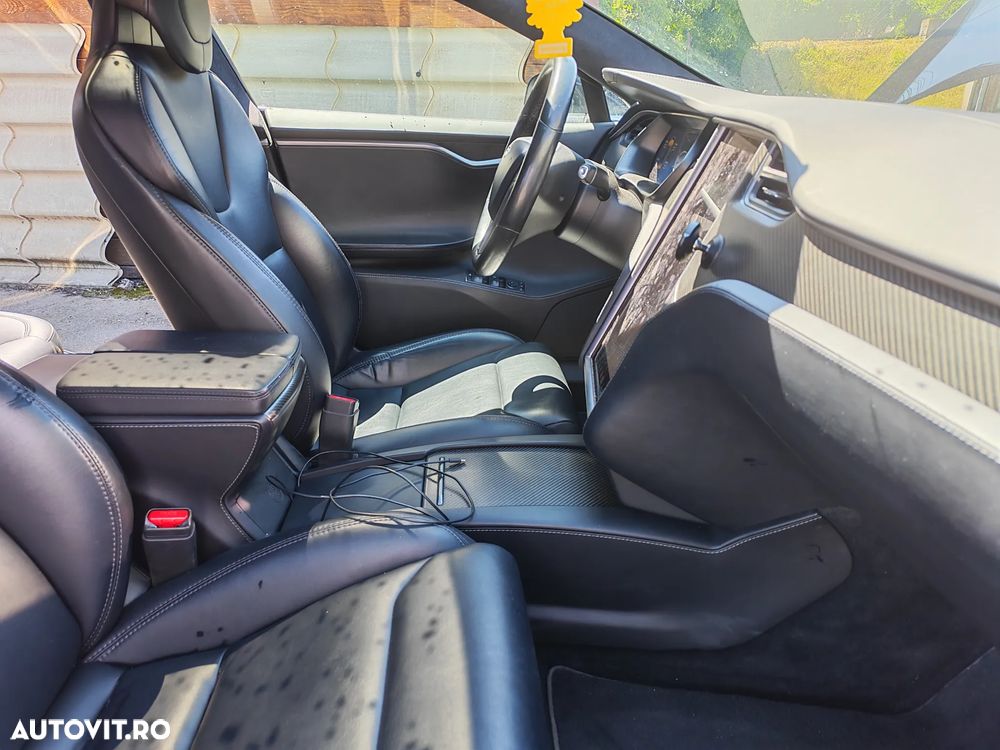 Tesla Model S - 18