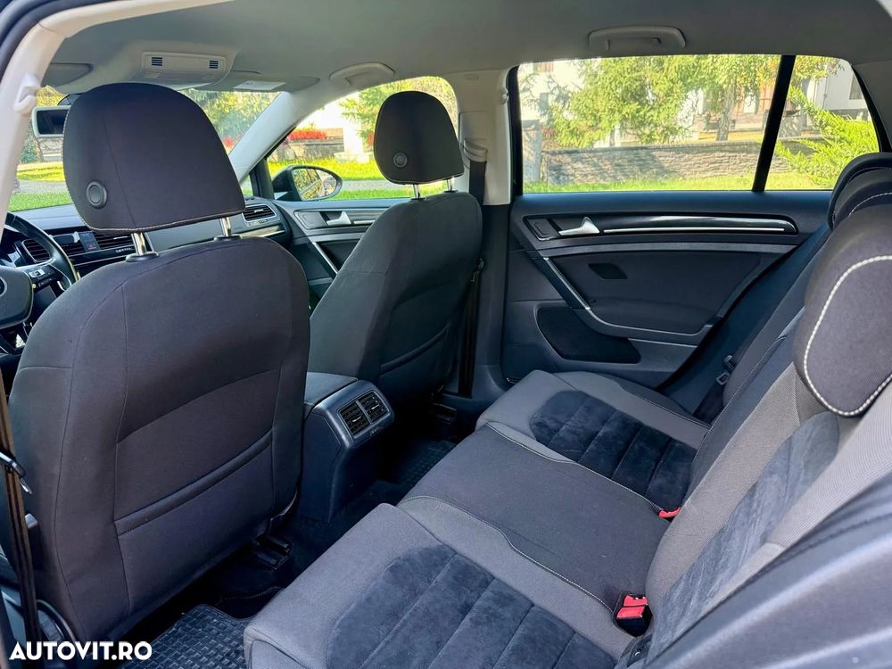 Volkswagen Golf - 12