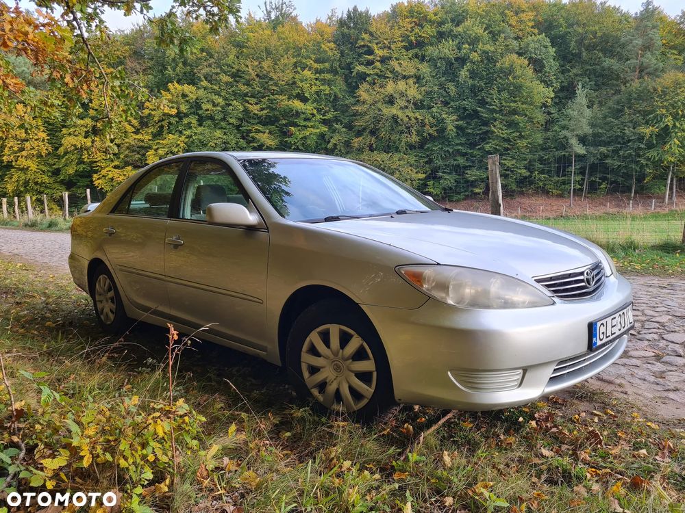 Toyota Camry 2.4 XLE - 8