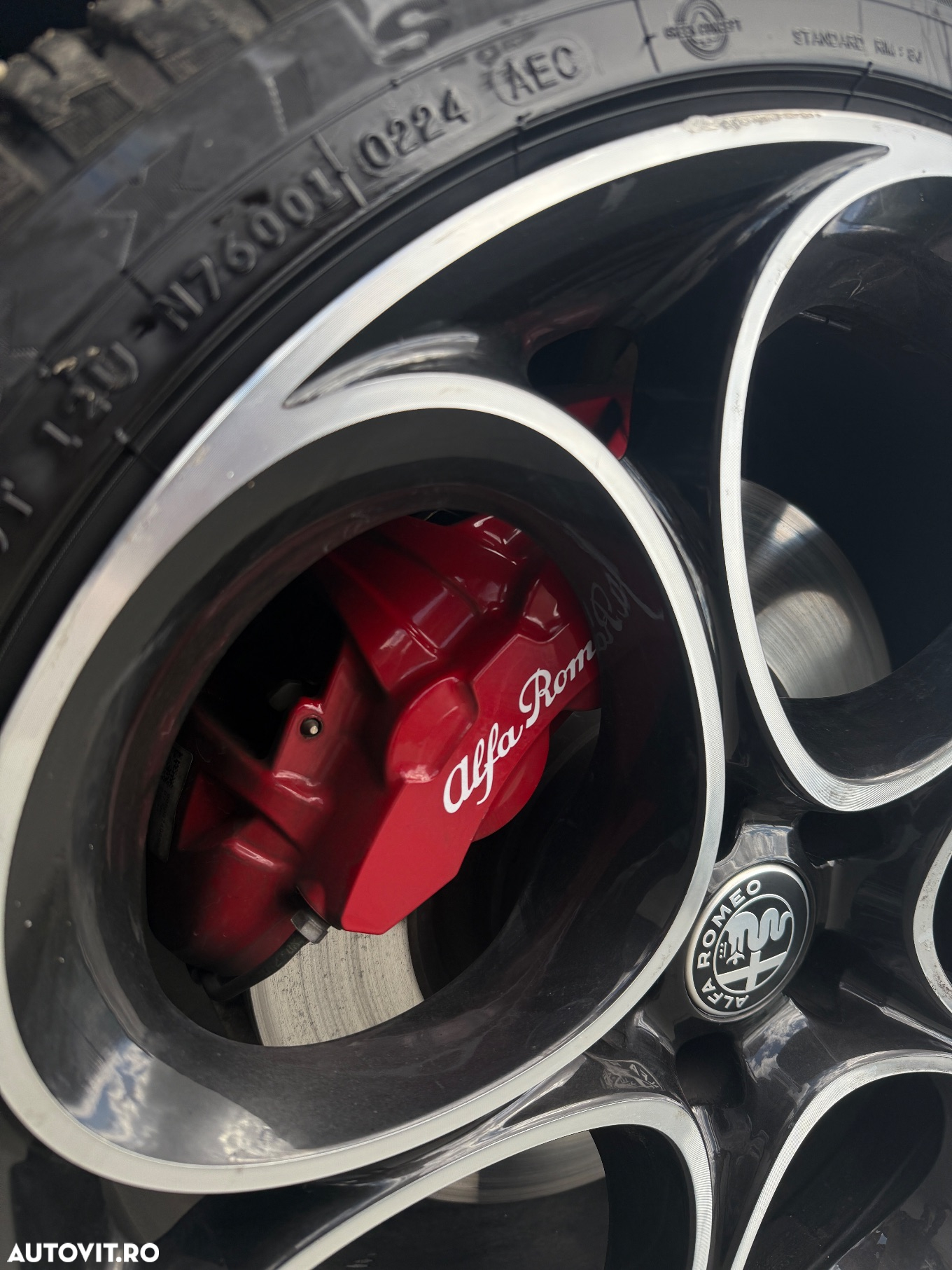 Alfa Romeo Giulia 2.0 Turbo 16V AT8-Q4 Veloce - 36
