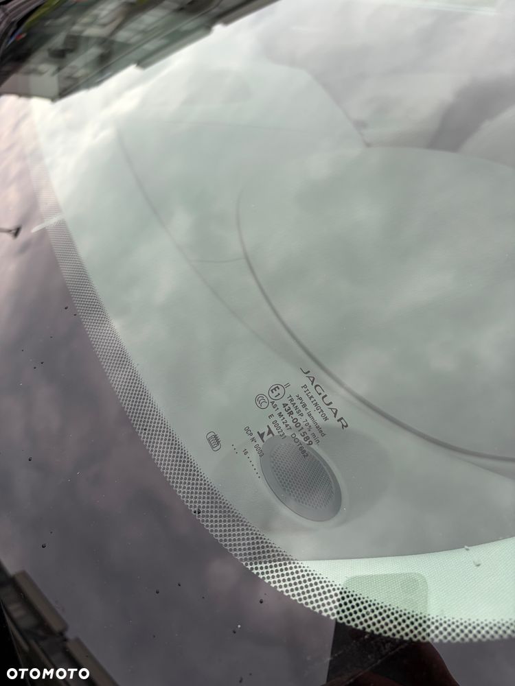 Jaguar XE 2.0 T Prestige - 19
