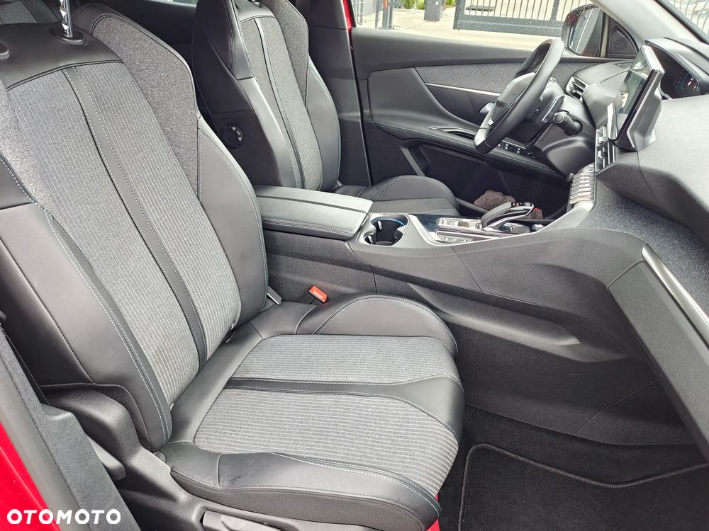 Peugeot 3008 1.6 PureTech Hybrid PHEV Allure Pack S&S EAT8 - 29