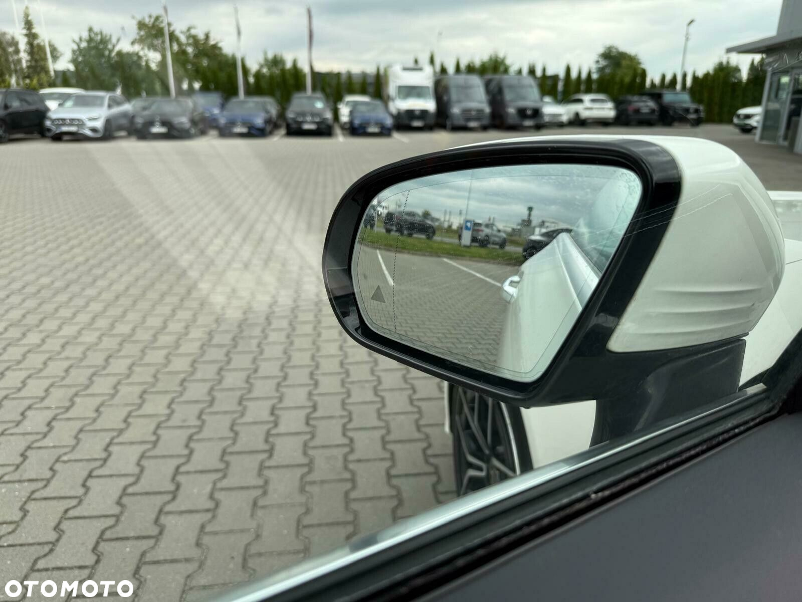 Mercedes-Benz Klasa E 220 d Coupe 4-Matic AMG - 17
