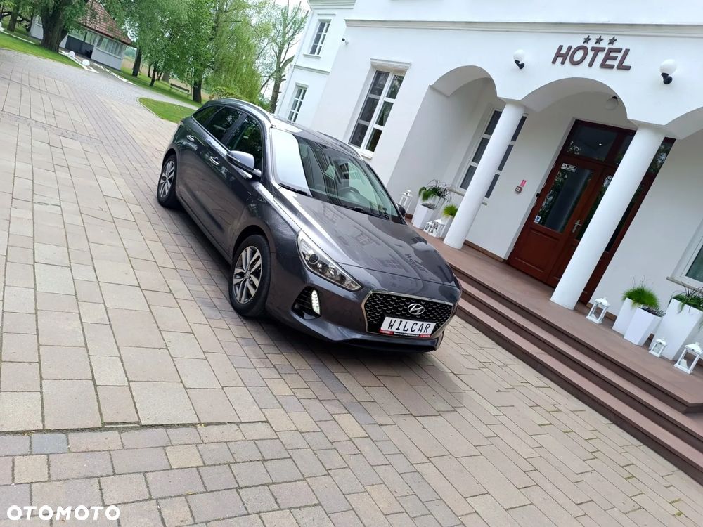 Hyundai i30 blue Kombi 1.6 CRDi Style - 15