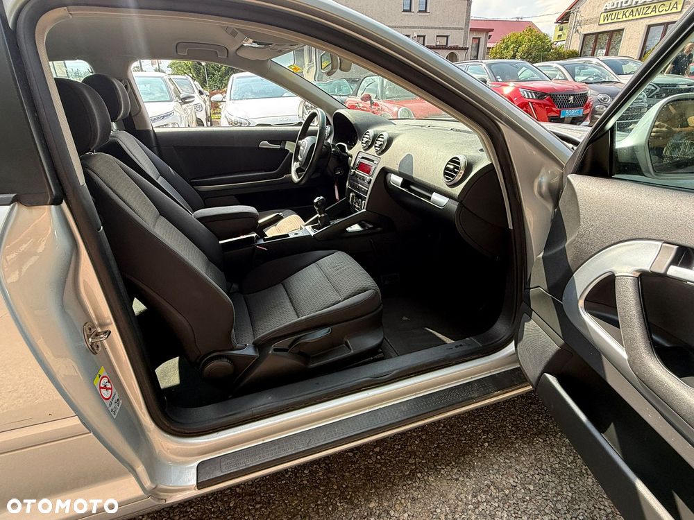 Audi A3 3-drzwiowe 1.4 TFSI S line Sportpaket (plus) - 25