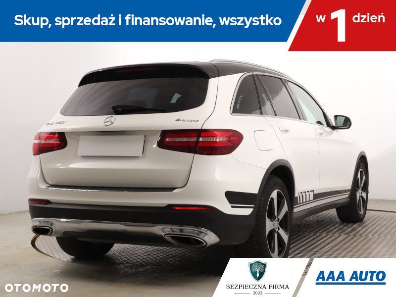 Mercedes-Benz GLC - 7