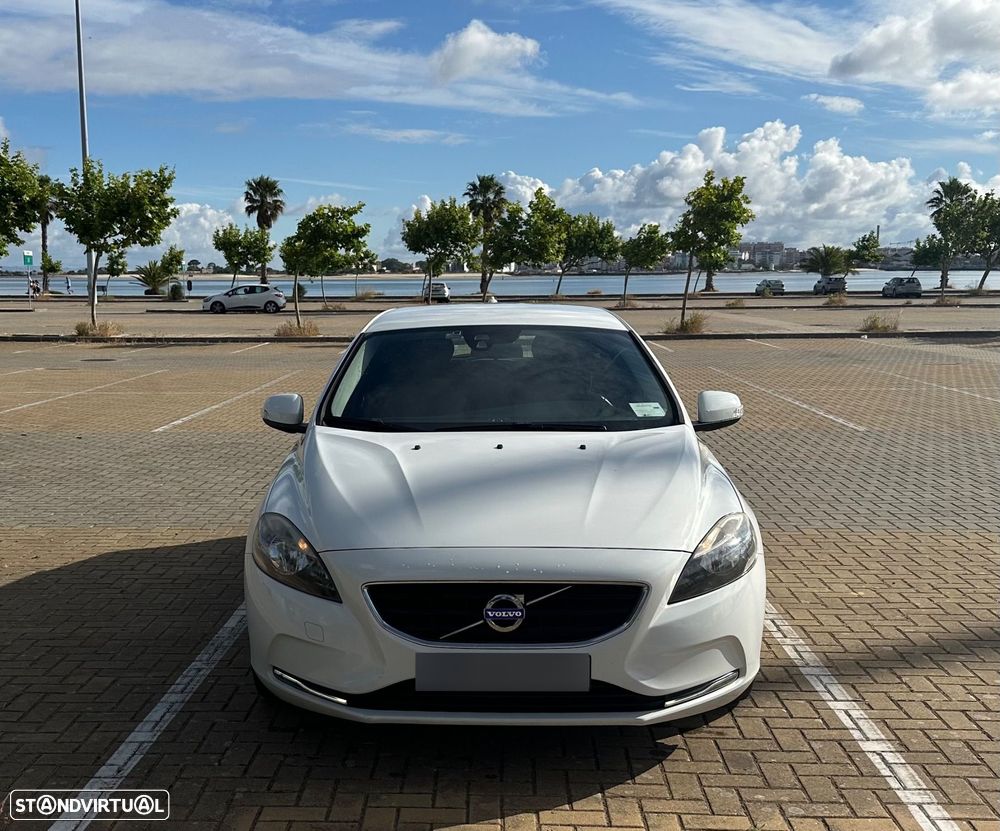 Volvo V40 D2 Momentum - 1