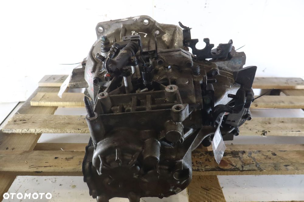 SKRZYNIA BIEGÓW 5 BIEGOWA KIA SPORTAGE II LIFT 2.0 L8 - 2