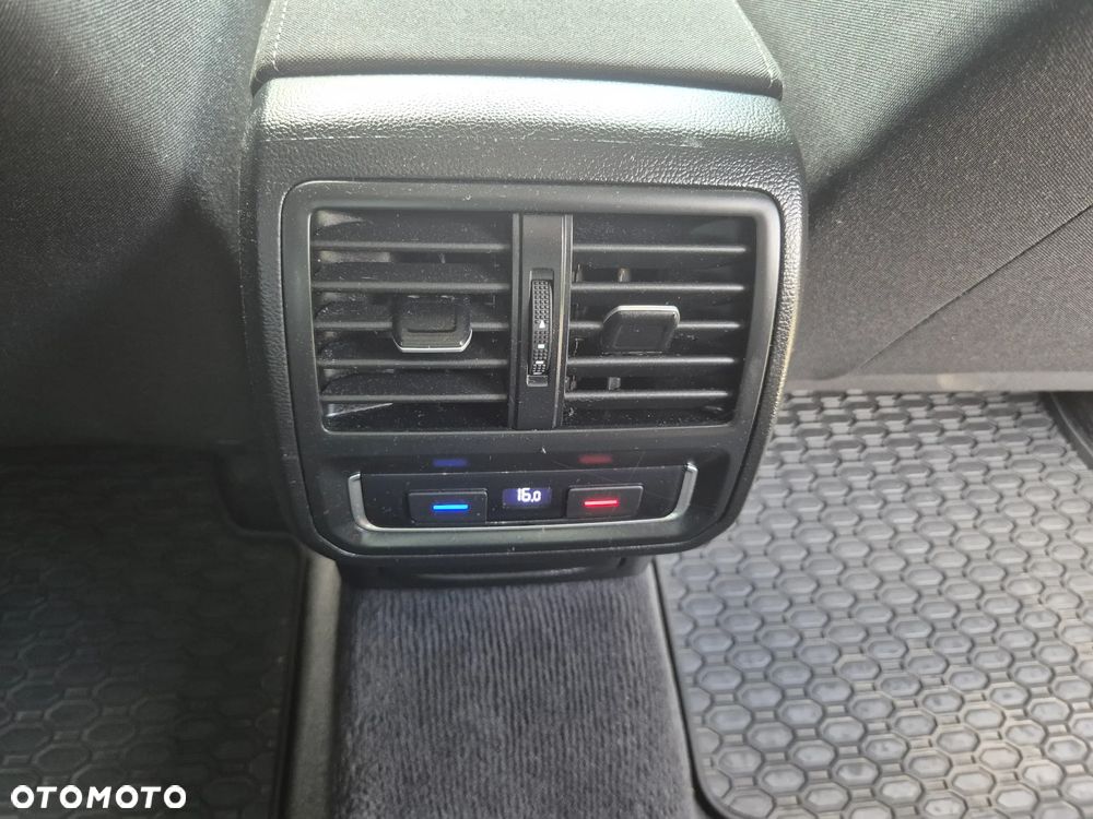 Volkswagen Passat 2.0 TDI SCR Highline - 26