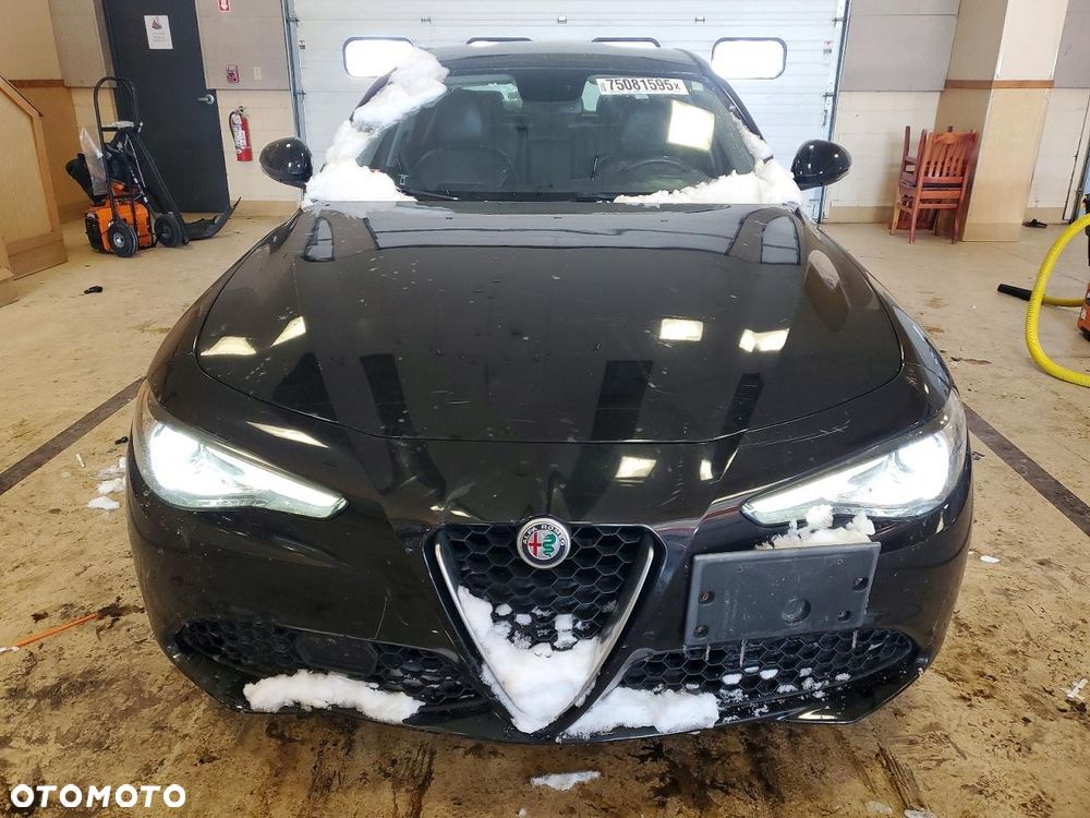 Alfa Romeo Giulia - 17