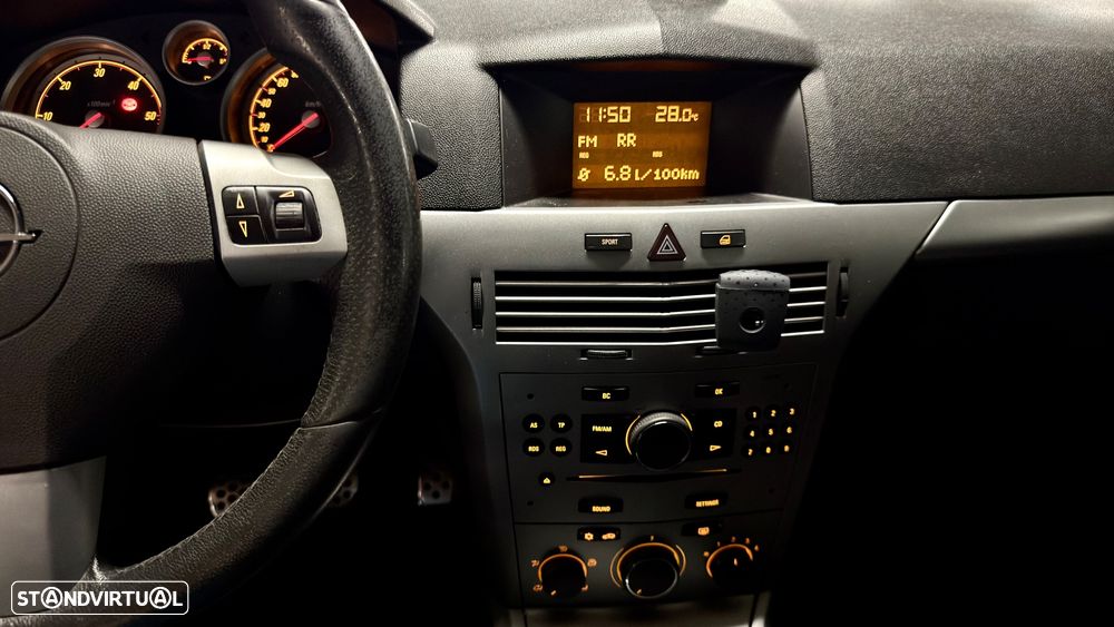 Opel Astra GTC 1.7 CDTi - 11