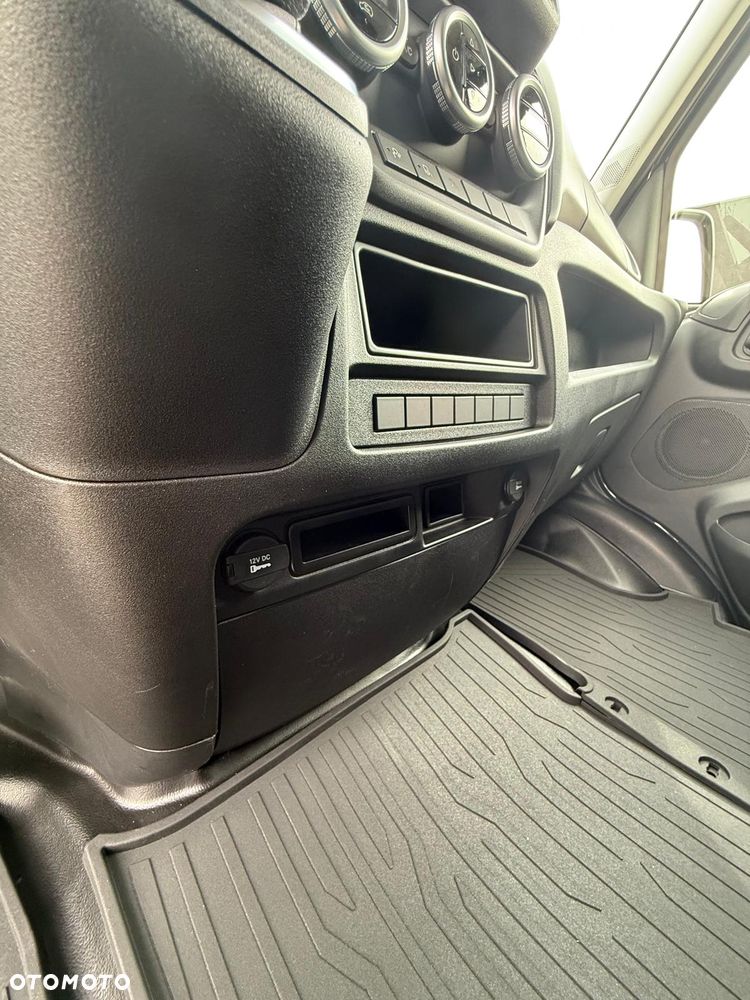 Iveco SPECJALNA CENA – ostatnie sztuki !!! AUTOMAT 7 OSOBOWE MAX DŁUGIE - ZABUDOWA W CENIE - 27