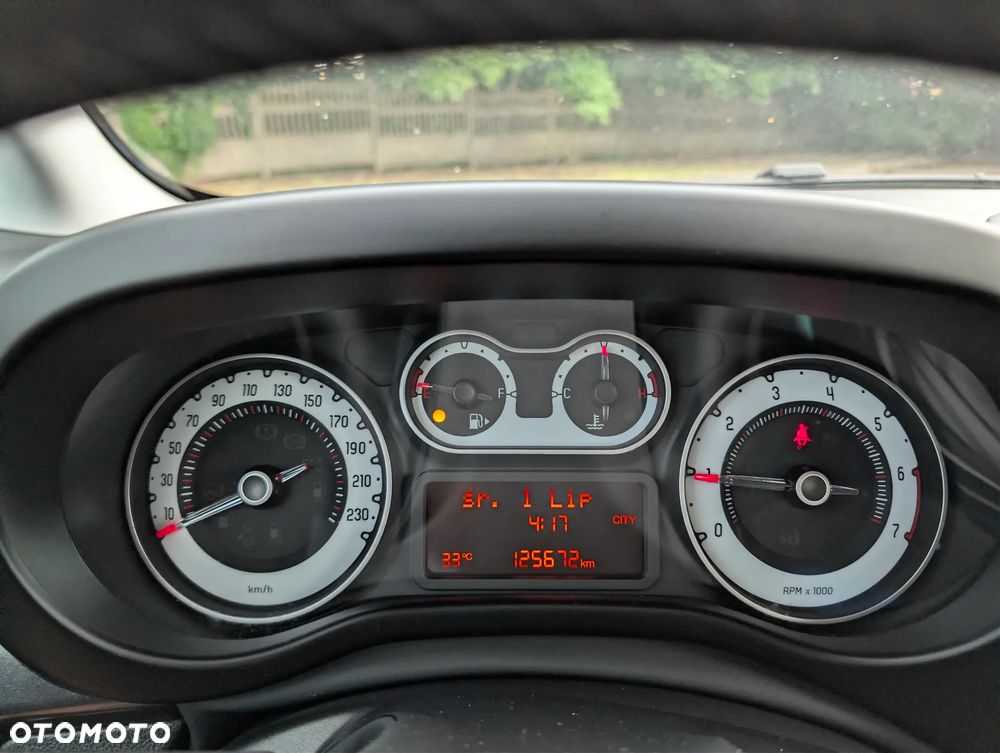 Fiat 500L 1.4 16V Urban Edition - 19