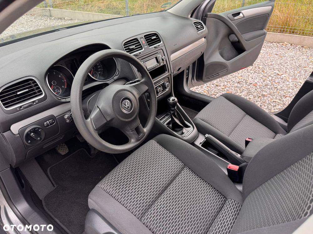 Volkswagen Golf - 25