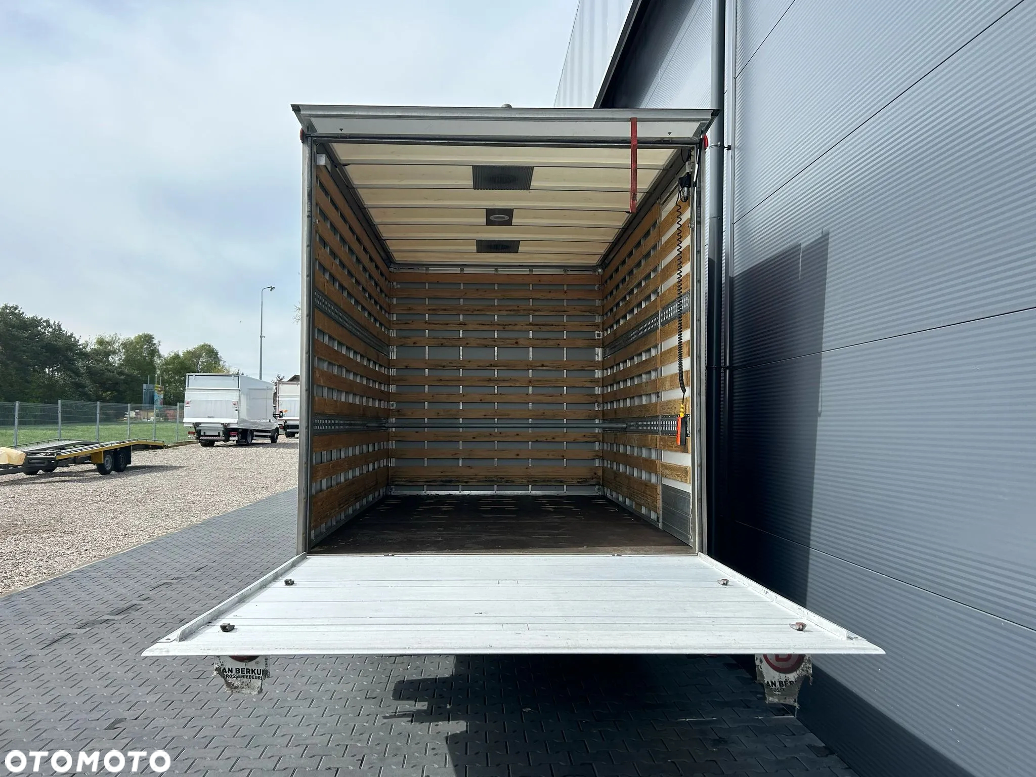 Renault Master 2.3 DCI 150KM Kontener 7 palet + winda 1000kg + drzwi boczne **NA BLIŹNIAKACH**Klima**Kamera cofania**Mascott** - 7