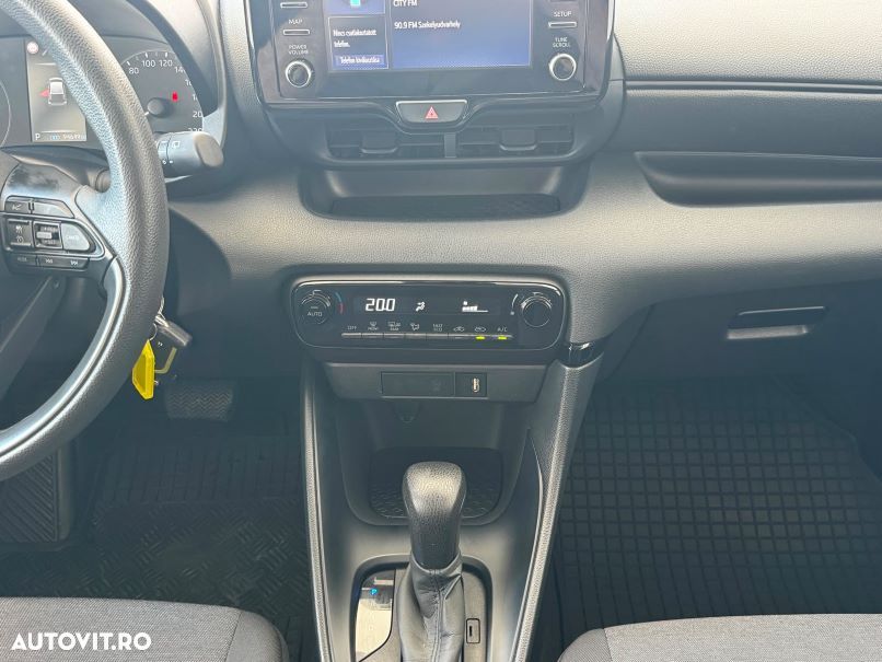 Toyota Yaris - 12
