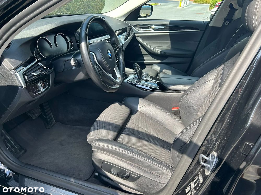 BMW Seria 5 520i - 8