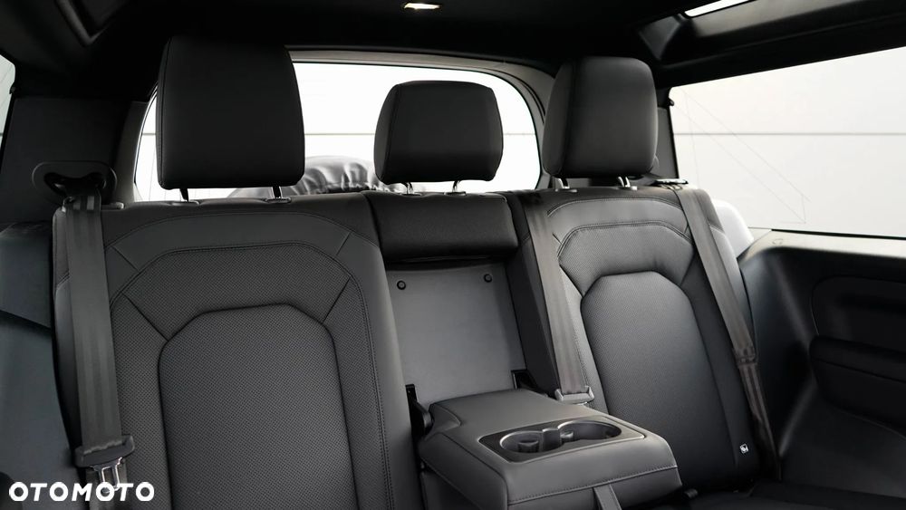 Land Rover Defender 3.0 D250 mHEV S - 29