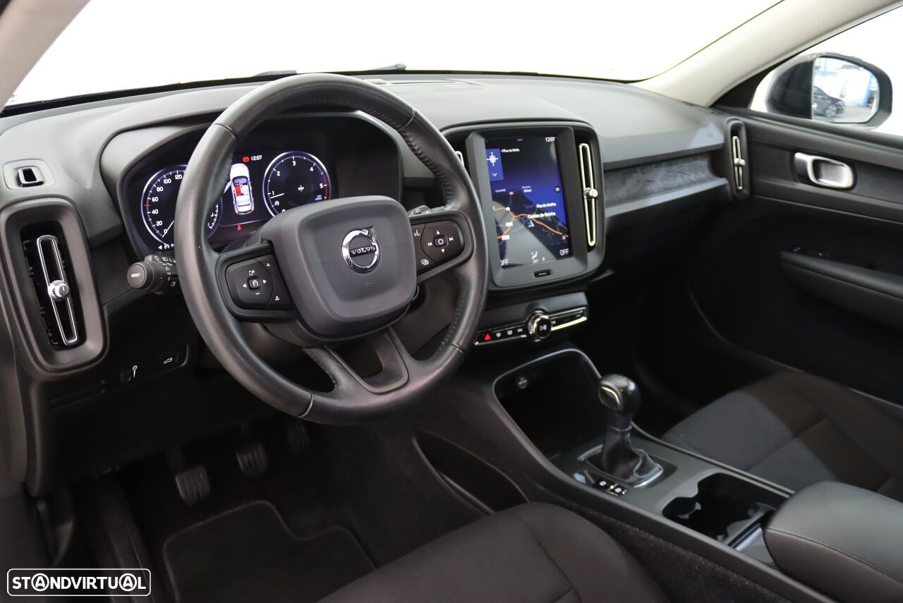 Volvo XC 40 2.0 D3 Momentum - 3