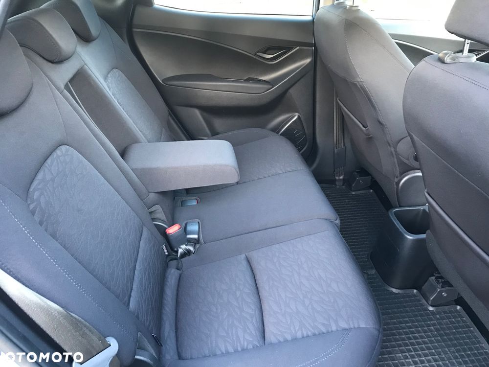 Hyundai ix20 1.4 Premium - 17