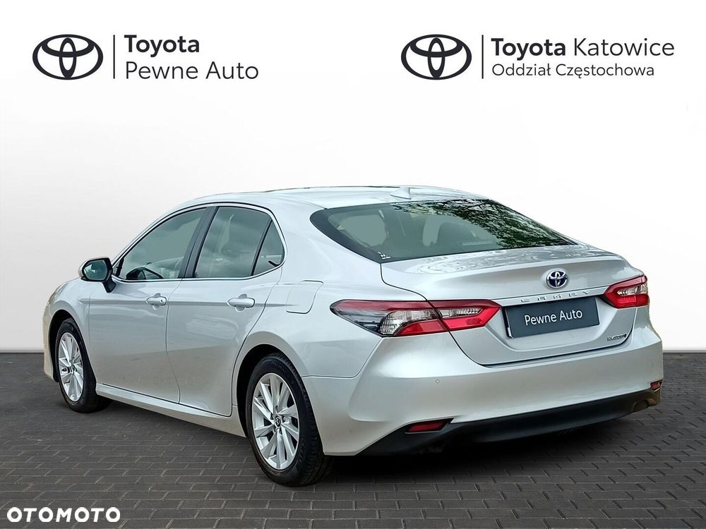 Toyota Camry 2.5 Hybrid Comfort CVT - 2