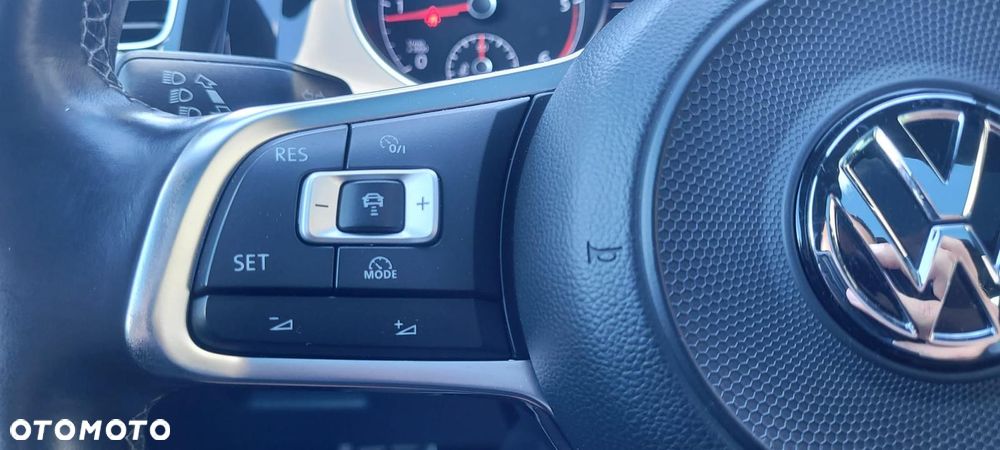 Volkswagen Golf - 34