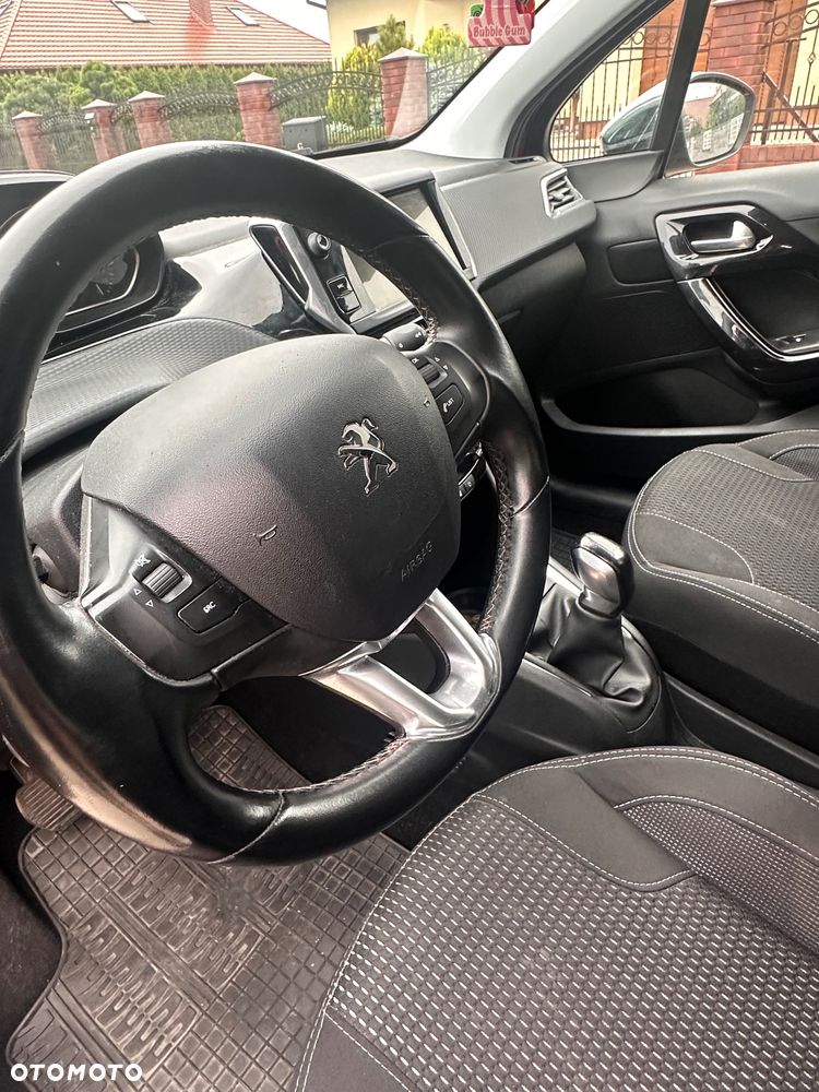 Peugeot 208 1.2 PureTech Allure - 8
