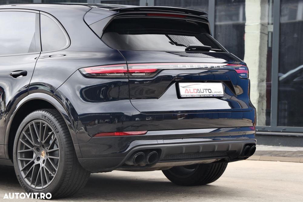 Porsche Cayenne Turbo - 33
